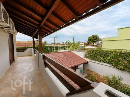 Image 33 - 1017182