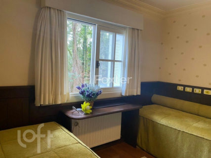 Image 30 - 1017230