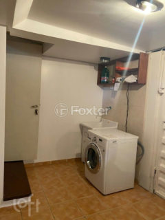 Image 40 - 1017230