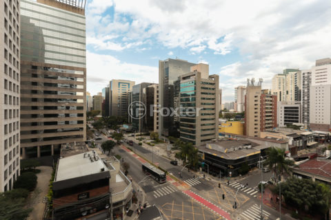 Image 12 - 1017241