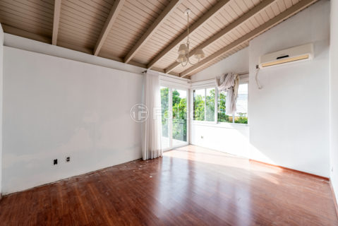 Image 30 - 1017255