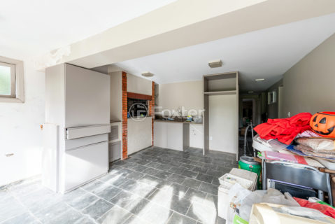 Image 33 - 1017255