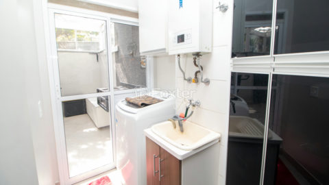 Image 29 - 1017256