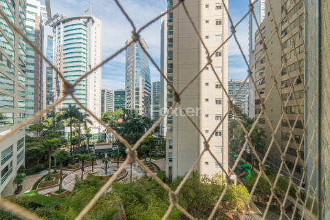 Image 13 - 1017281
