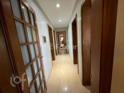 Image 17 - 1017304