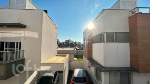 Image 30 - 1017305
