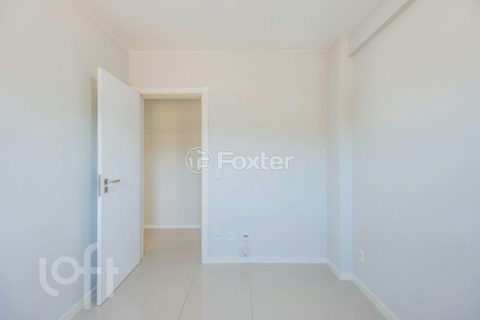 Image 22 - 1017309