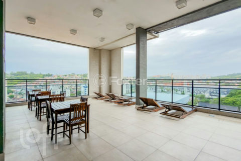 Image 32 - 1017326