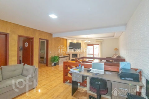 Image 42 - 1017340