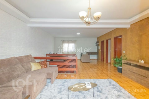 Image 39 - 1017340