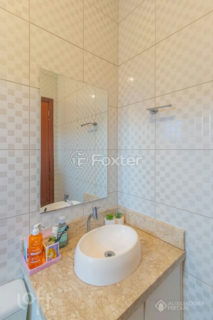 Image 34 - 1017340