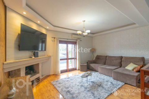 Image 38 - 1017340