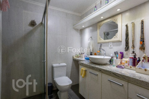Image 18 - 1017341