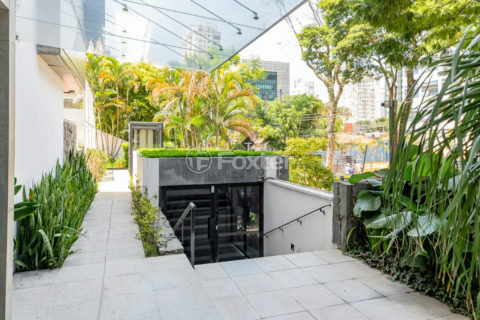 Image 31 - 1017342