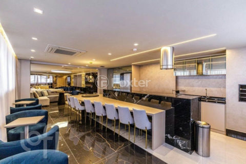 Image 30 - 1017344