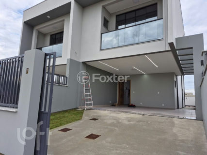 Image 32 - 1017357