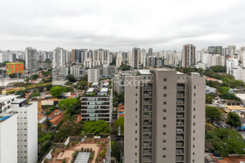 Image 12 - 1017373
