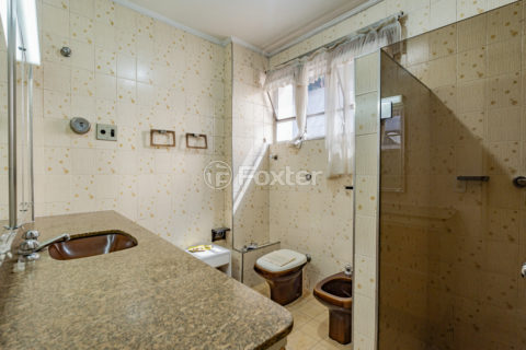 Image 30 - 1017403
