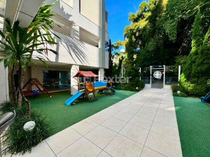 Image 15 - 1017448