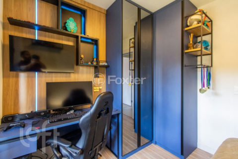 Image 17 - 1017463