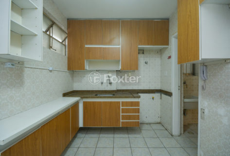Image 21 - 1017475