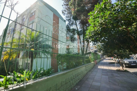 Image 22 - 1017482