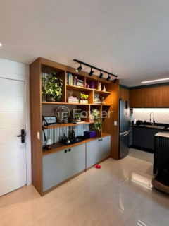 Image 4 - 1017502