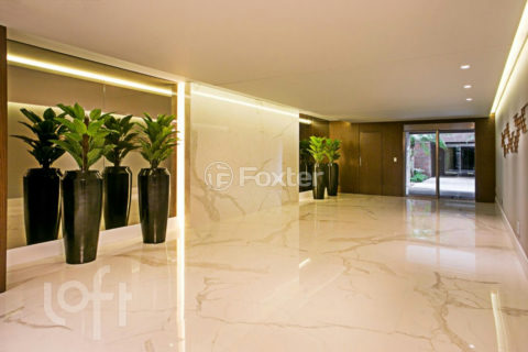 Image 44 - 1017514