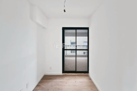 Image 11 - 1017521