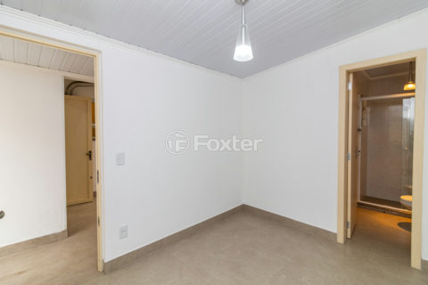 Image 21 - 1017549