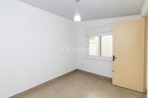 Image 23 - 1017549