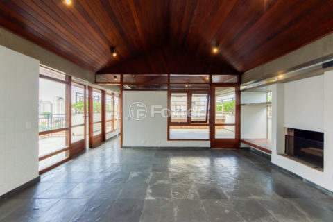 Image 22 - 1017558