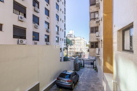 Image 38 - 1017584