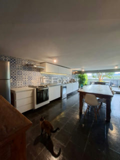 Image 1 - 1017656
