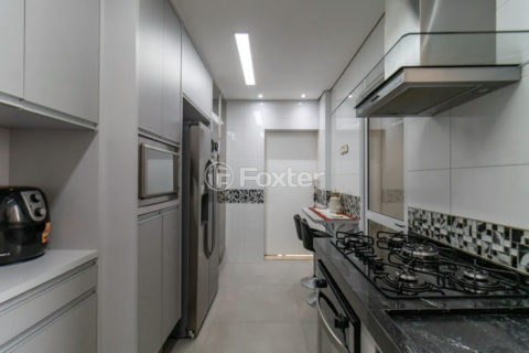 Image 22 - 1017745