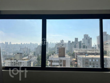 Image 18 - 1017748