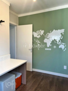 Image 21 - 1017748