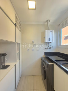 Image 21 - 1017755