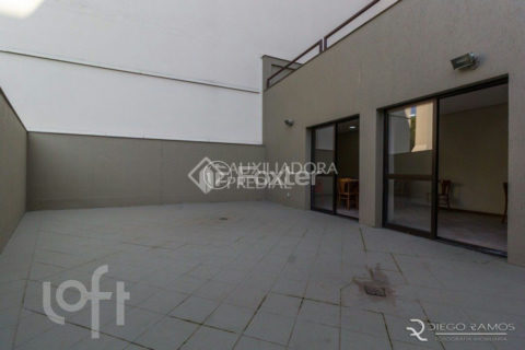 Image 32 - 1017765