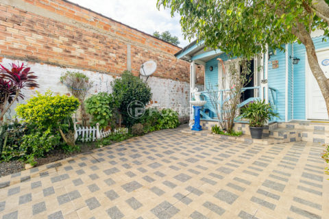 Image 37 - 1017784