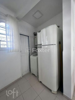 Image 2 - 1017794