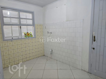 Image 21 - 1017796