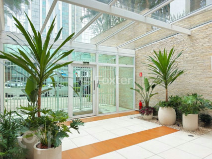 Image 32 - 1017799