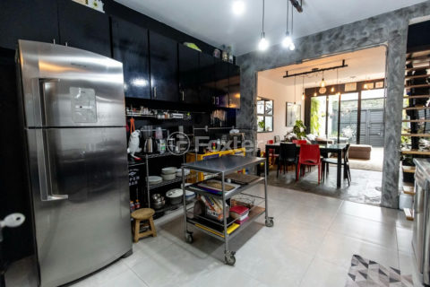 Image 12 - 1017832