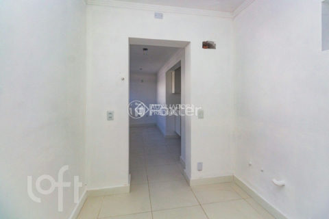 Image 28 - 1017833