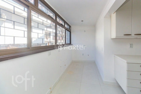 Image 27 - 1017833