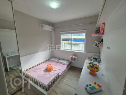 Image 8 - 1017879