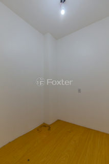 Image 33 - 1017884