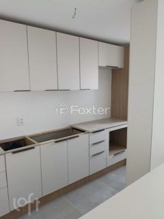 Image 8 - 1017895