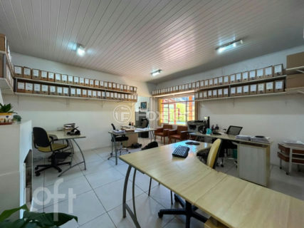 Image 32 - 1017907